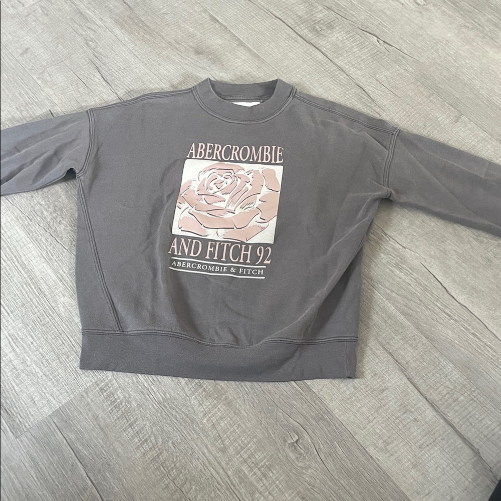 ✨Abercrombie Sweatshirt✨